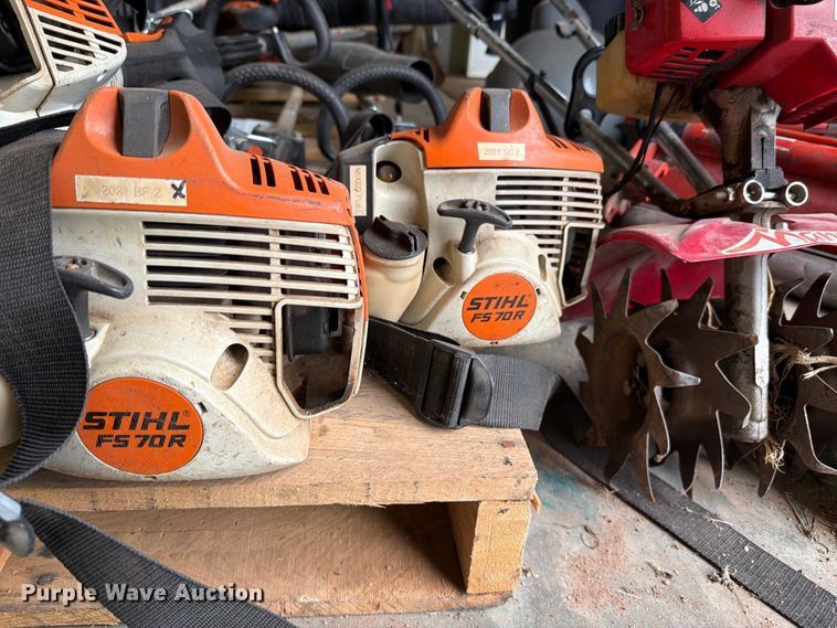 image for item DY3432 Lawn and garden equipment