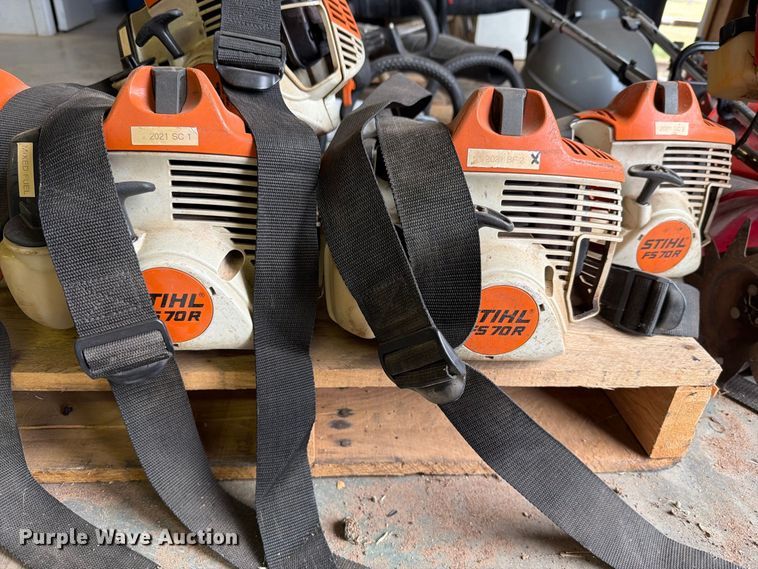 image for item DY3432 Lawn and garden equipment