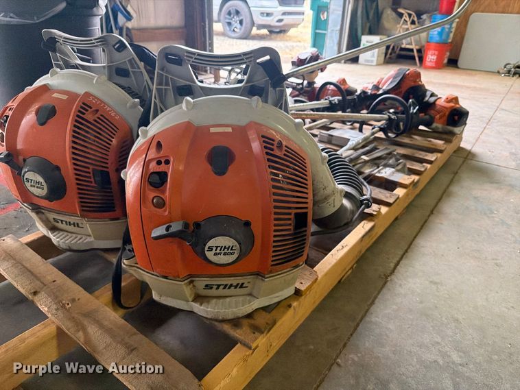 image for item DY3432 Lawn and garden equipment