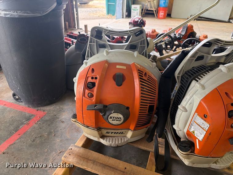 image for item DY3432 Lawn and garden equipment