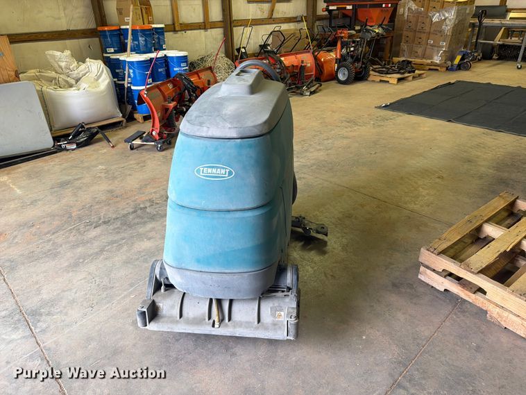 image for item DY3433 Tennant T5 Fast floor scrubber