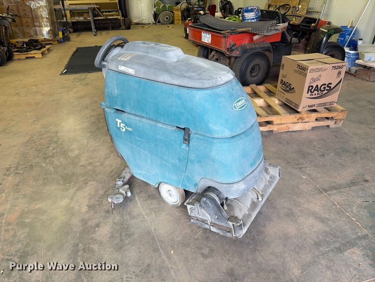 image for item DY3433 Tennant T5 Fast floor scrubber