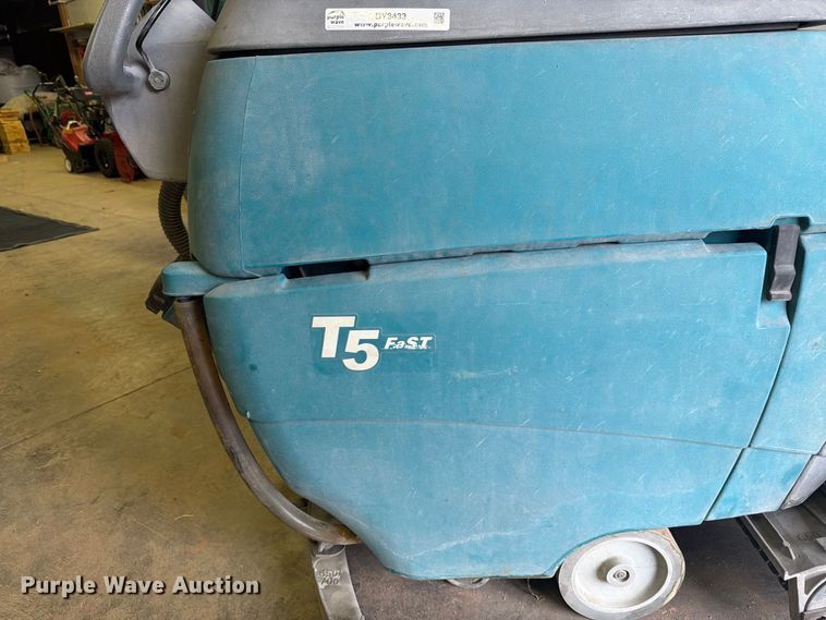 image for item DY3433 Tennant T5 Fast floor scrubber