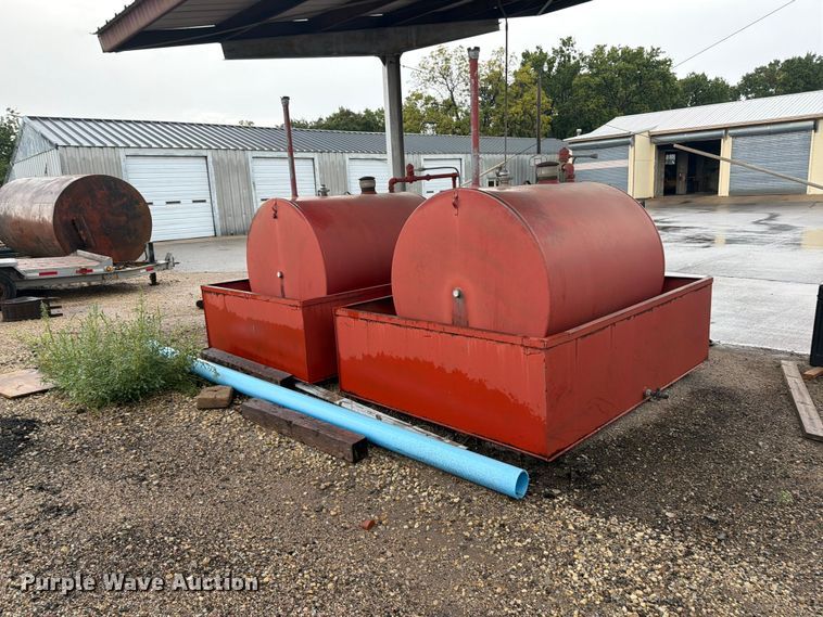 image for item DY3442 Fuel tanks and pumps