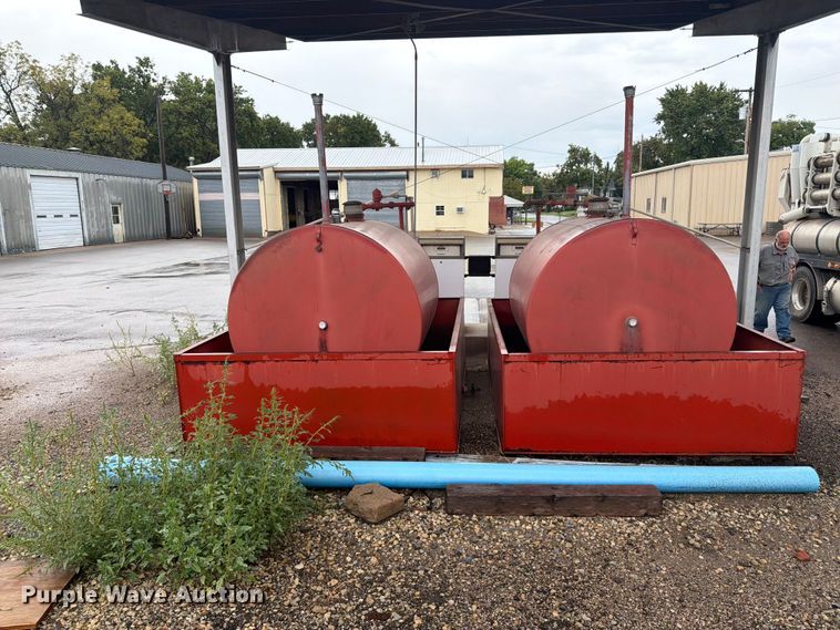 image for item DY3442 Fuel tanks and pumps