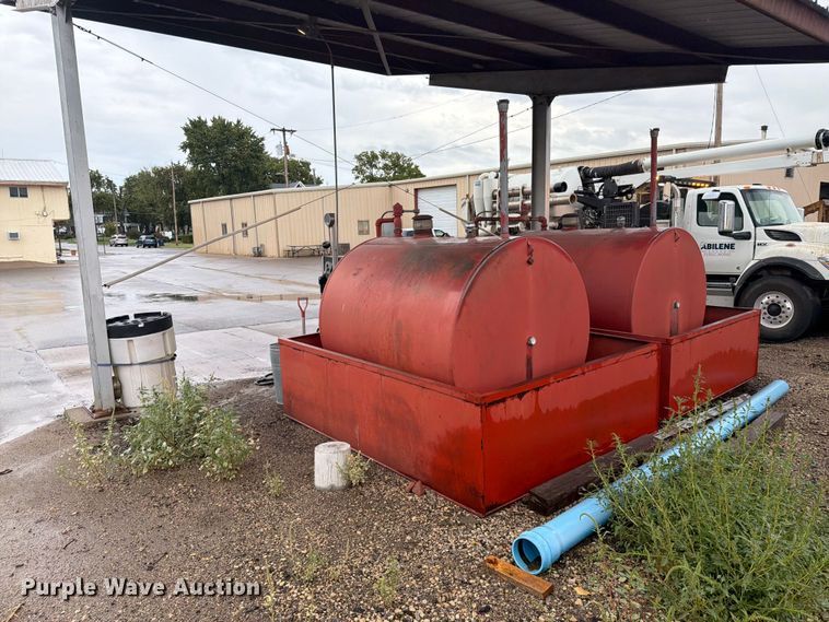 image for item DY3442 Fuel tanks and pumps