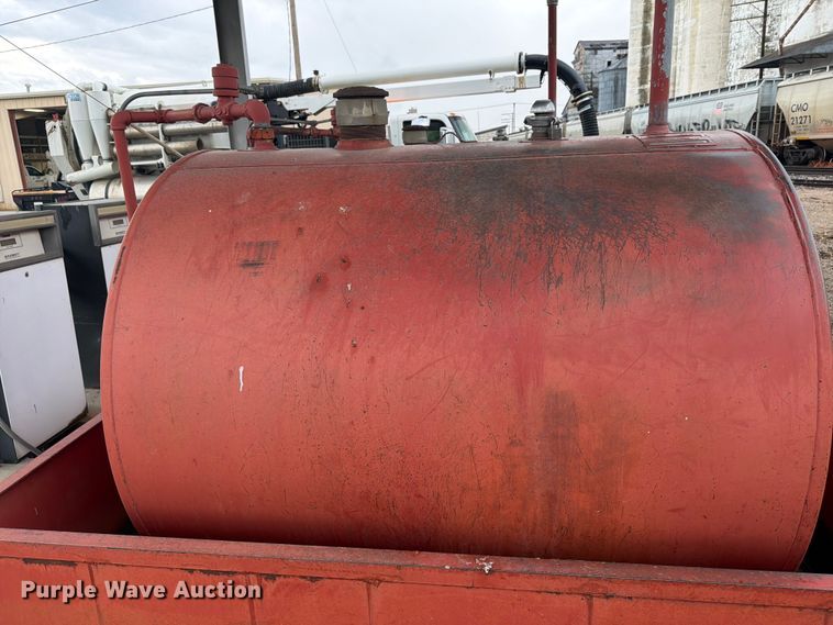 image for item DY3442 Fuel tanks and pumps