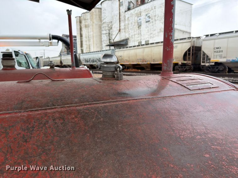 image for item DY3442 Fuel tanks and pumps