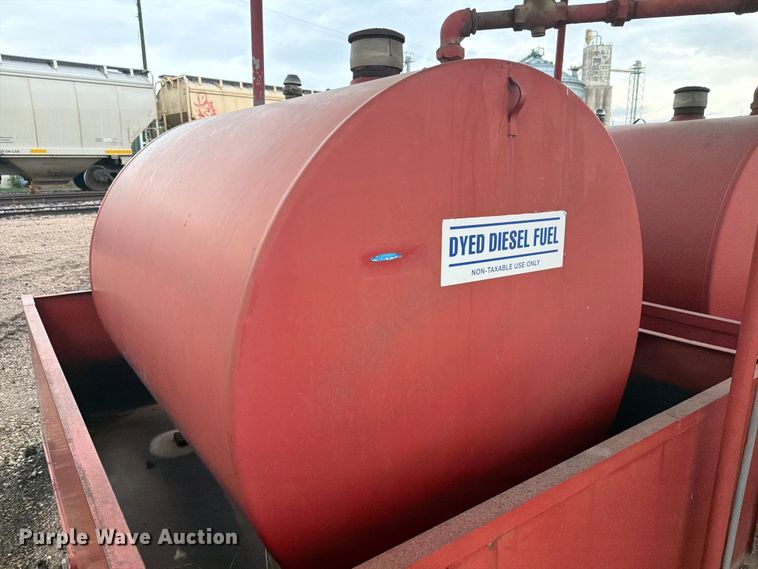 image for item DY3442 Fuel tanks and pumps