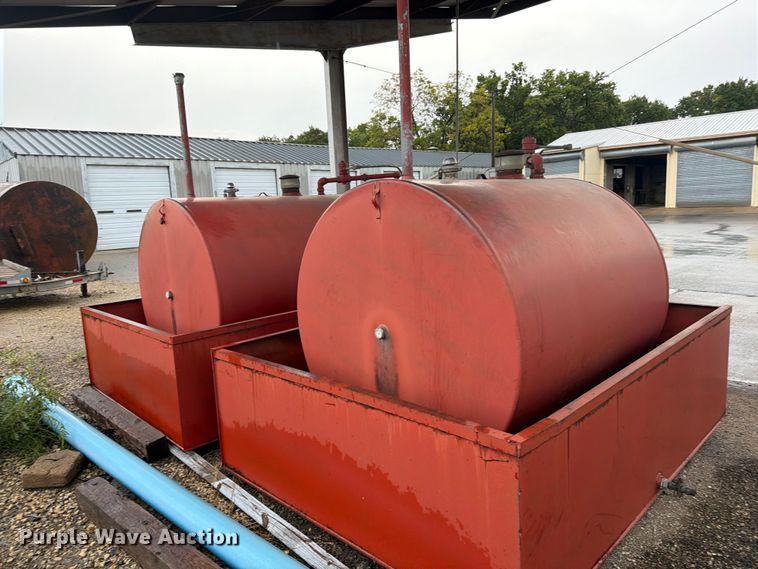 image for item DY3442 Fuel tanks and pumps