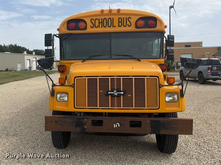 image for item DY3456 2001 Chevrolet B7 school bus