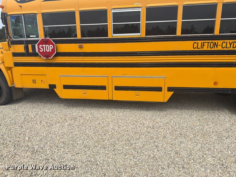 image for item DY3456 2001 Chevrolet B7 school bus