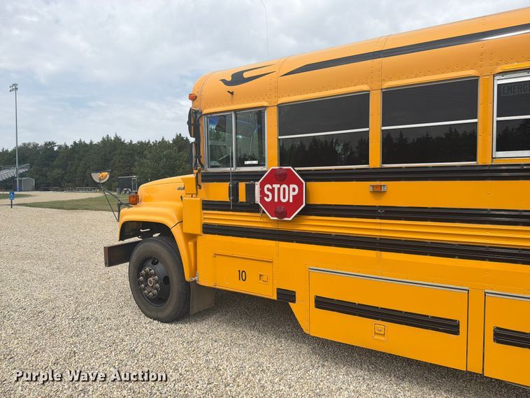 image for item DY3456 2001 Chevrolet B7 school bus