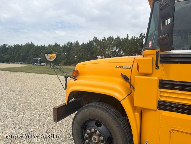 image for item DY3456 2001 Chevrolet B7 school bus