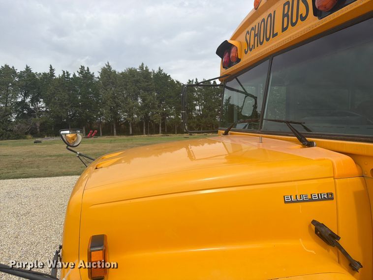 image for item DY3456 2001 Chevrolet B7 school bus