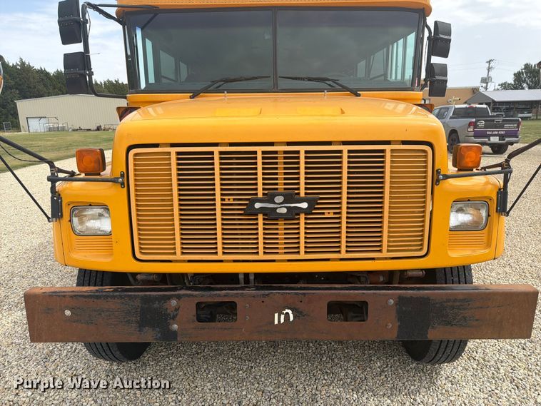 image for item DY3456 2001 Chevrolet B7 school bus
