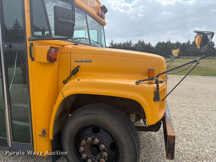 image for item DY3456 2001 Chevrolet B7 school bus