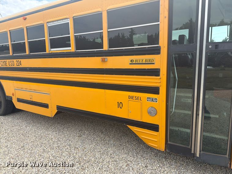 image for item DY3456 2001 Chevrolet B7 school bus
