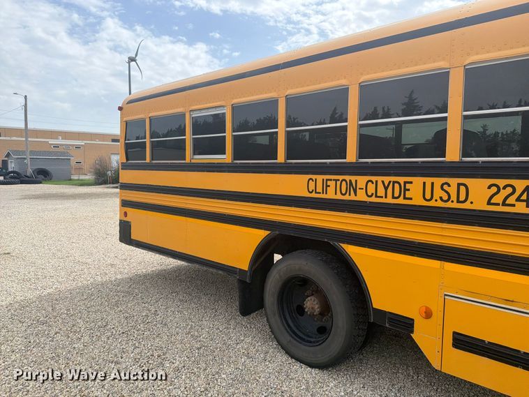 image for item DY3456 2001 Chevrolet B7 school bus