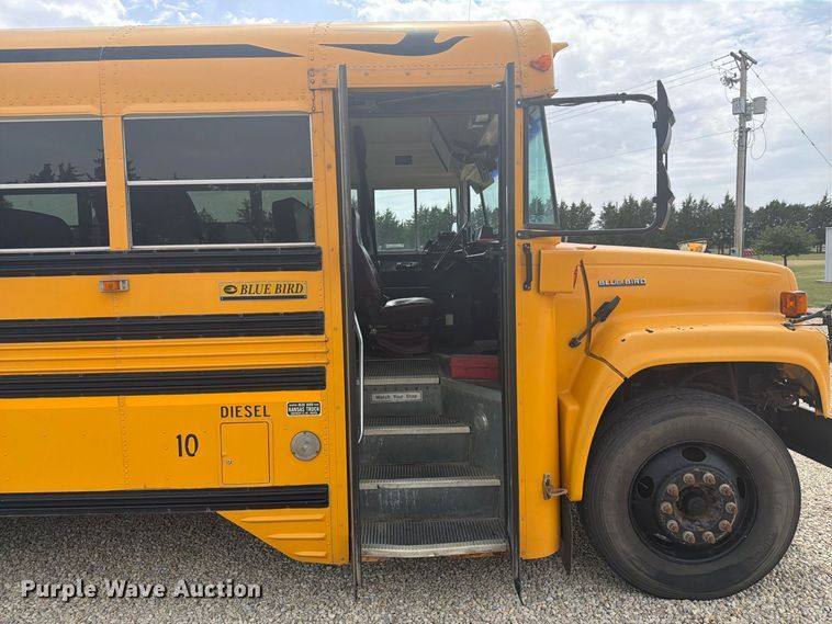 image for item DY3456 2001 Chevrolet B7 school bus
