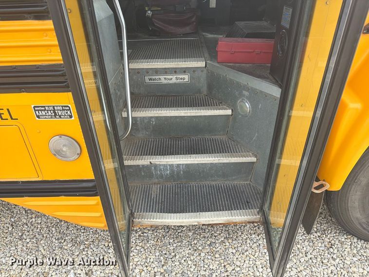 image for item DY3456 2001 Chevrolet B7 school bus