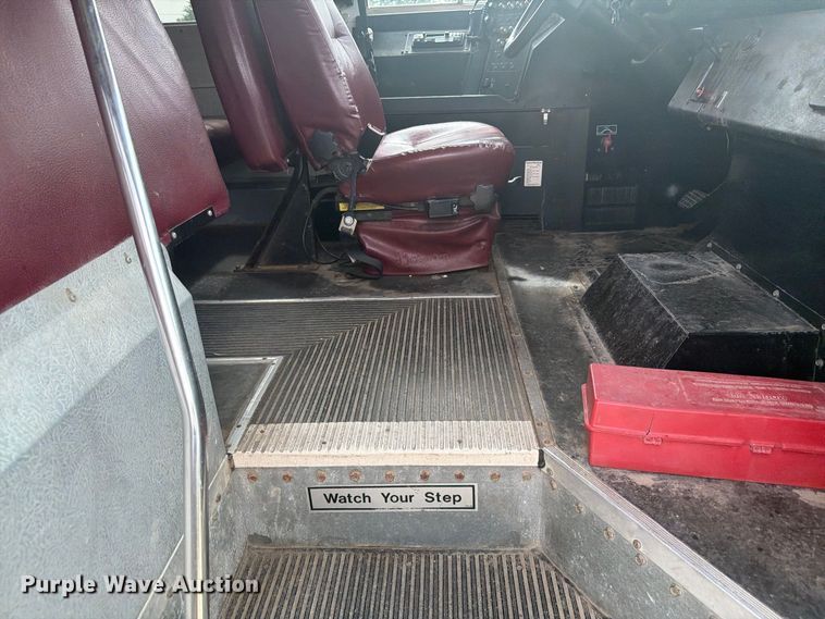 image for item DY3456 2001 Chevrolet B7 school bus