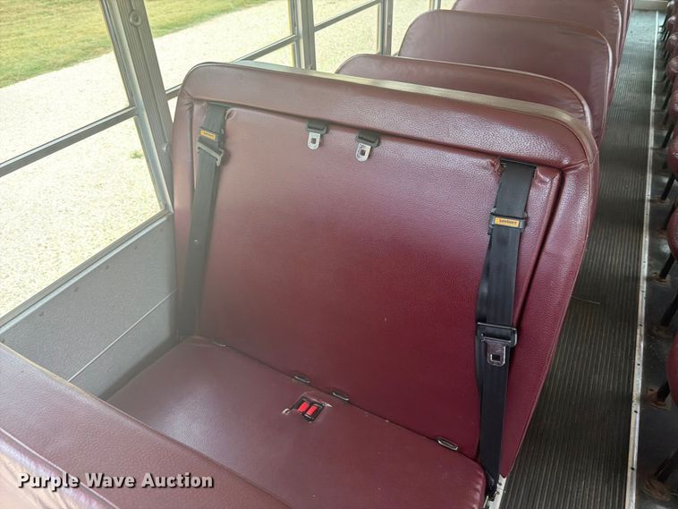 image for item DY3456 2001 Chevrolet B7 school bus