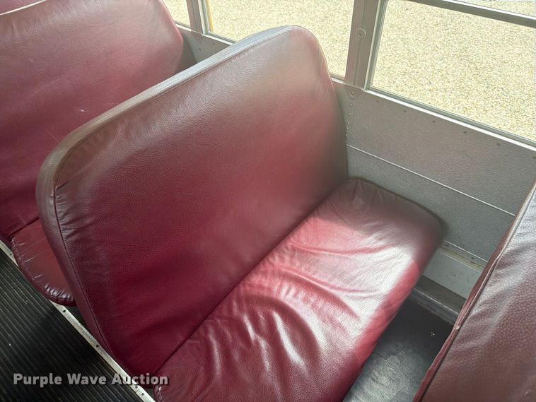 image for item DY3456 2001 Chevrolet B7 school bus