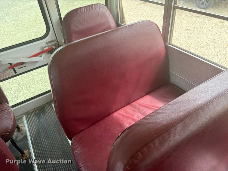 image for item DY3456 2001 Chevrolet B7 school bus