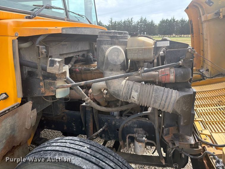 image for item DY3456 2001 Chevrolet B7 school bus