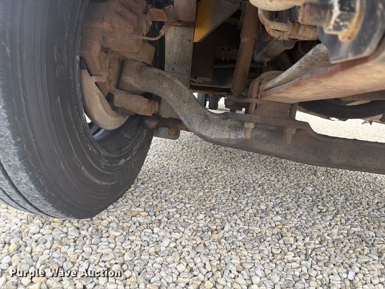 image for item DY3456 2001 Chevrolet B7 school bus