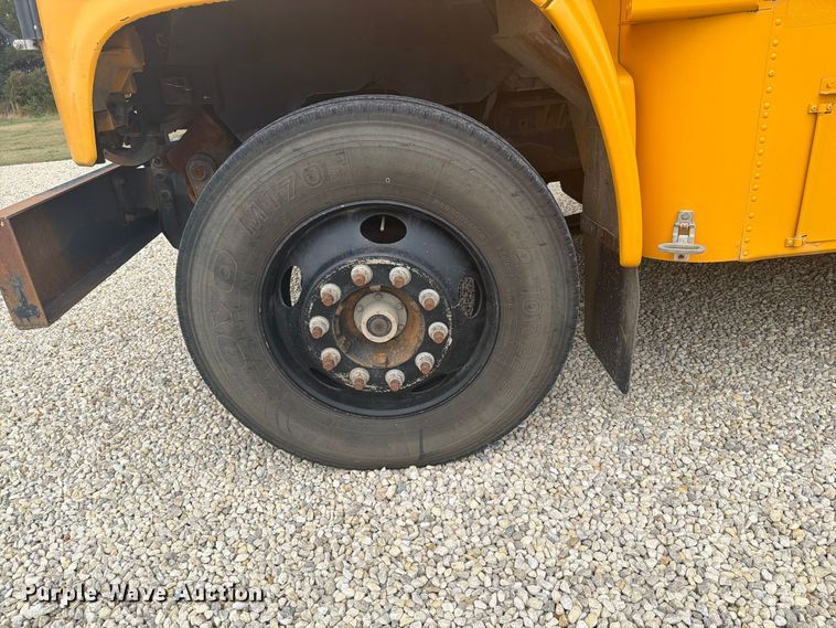 image for item DY3456 2001 Chevrolet B7 school bus