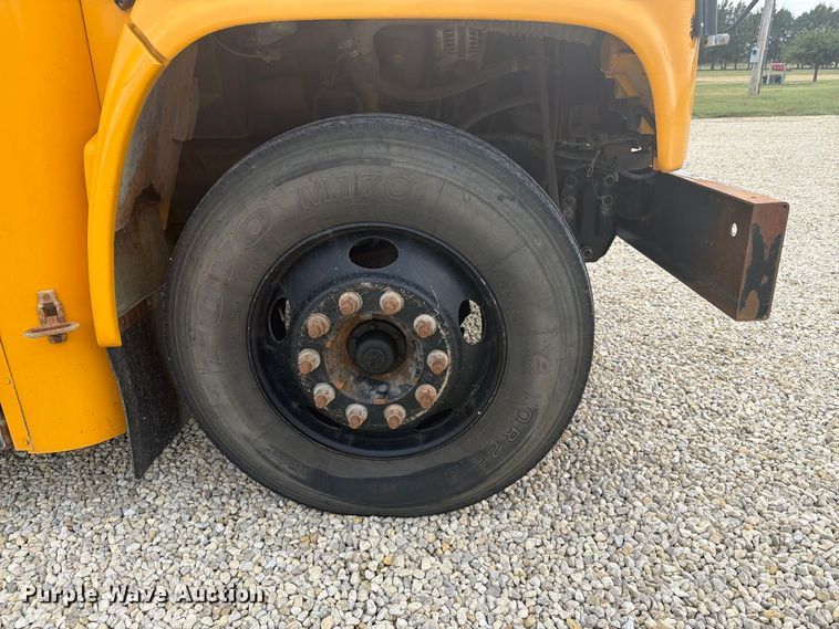 image for item DY3456 2001 Chevrolet B7 school bus
