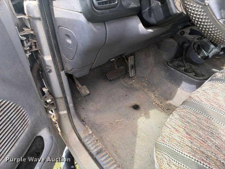 image for item DY3457 1999 Dodge Ram 2500 pickup truck