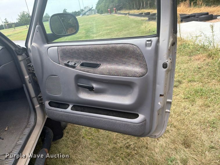 image for item DY3457 1999 Dodge Ram 2500 pickup truck