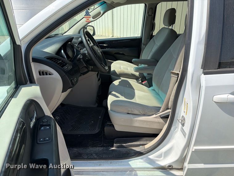 image for item DZ4736 2015 Dodge Grand Caravan van