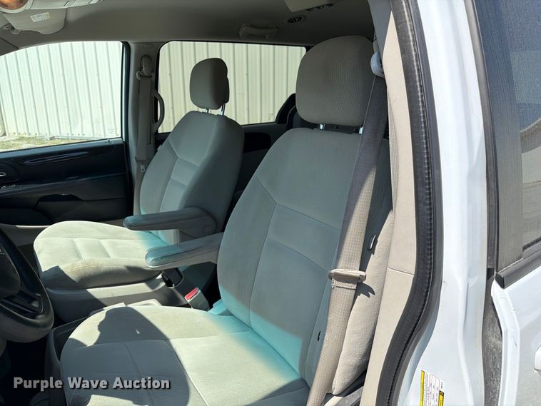 image for item DZ4736 2015 Dodge Grand Caravan van