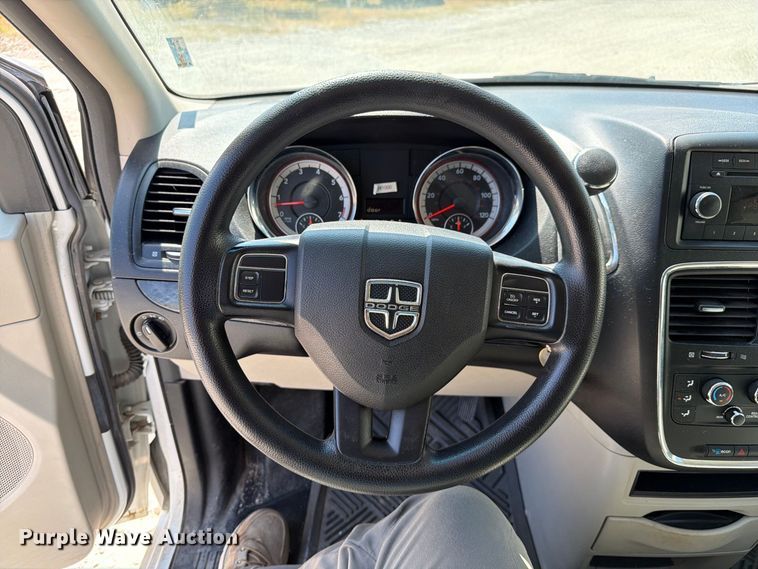 image for item DZ4736 2015 Dodge Grand Caravan van