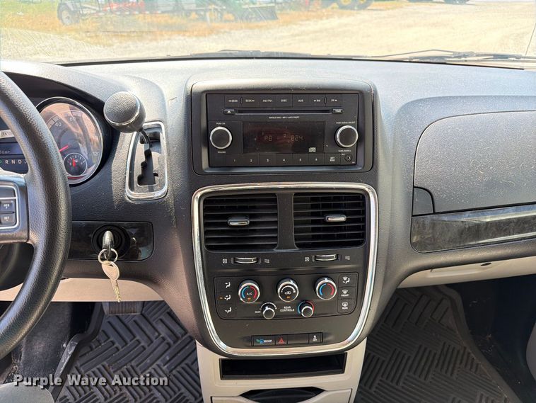 image for item DZ4736 2015 Dodge Grand Caravan van
