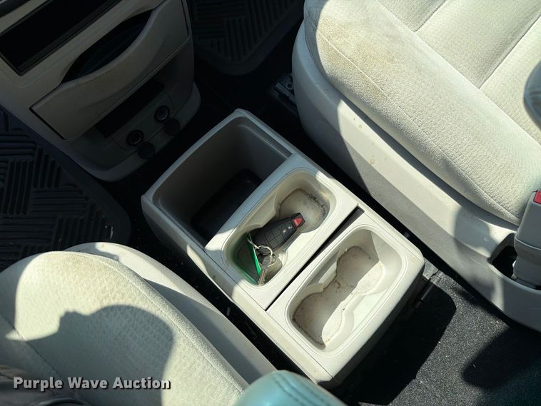 image for item DZ4736 2015 Dodge Grand Caravan van