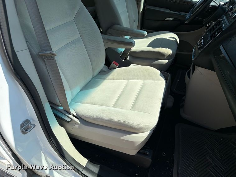 image for item DZ4736 2015 Dodge Grand Caravan van