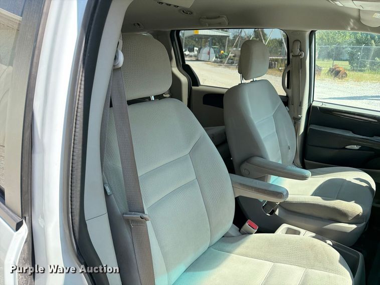 image for item DZ4736 2015 Dodge Grand Caravan van