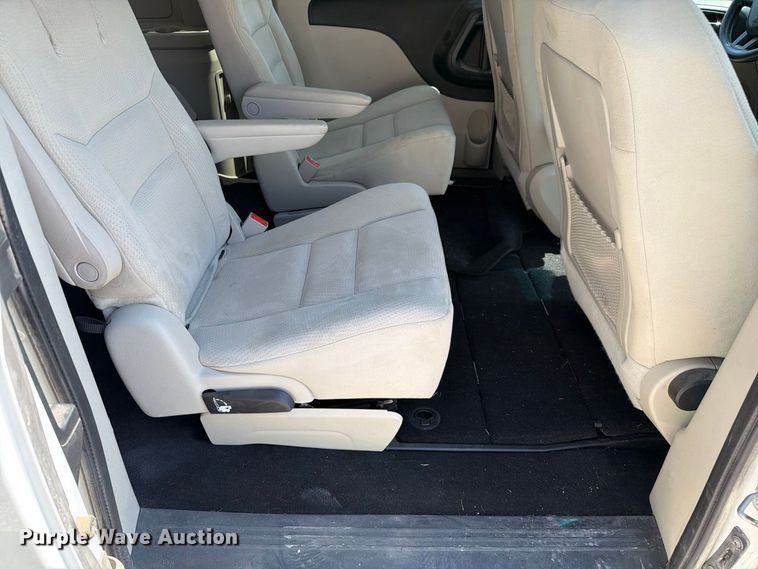 image for item DZ4736 2015 Dodge Grand Caravan van
