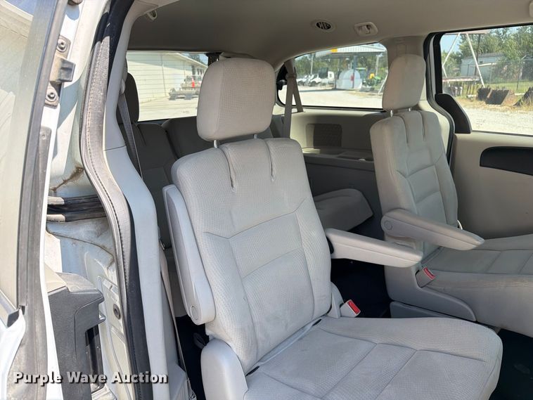 image for item DZ4736 2015 Dodge Grand Caravan van