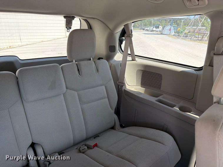 image for item DZ4736 2015 Dodge Grand Caravan van
