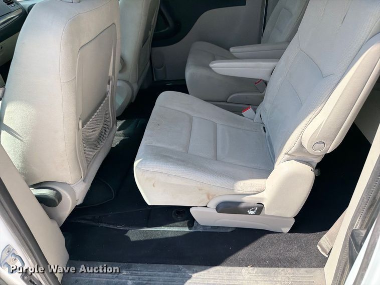 image for item DZ4736 2015 Dodge Grand Caravan van
