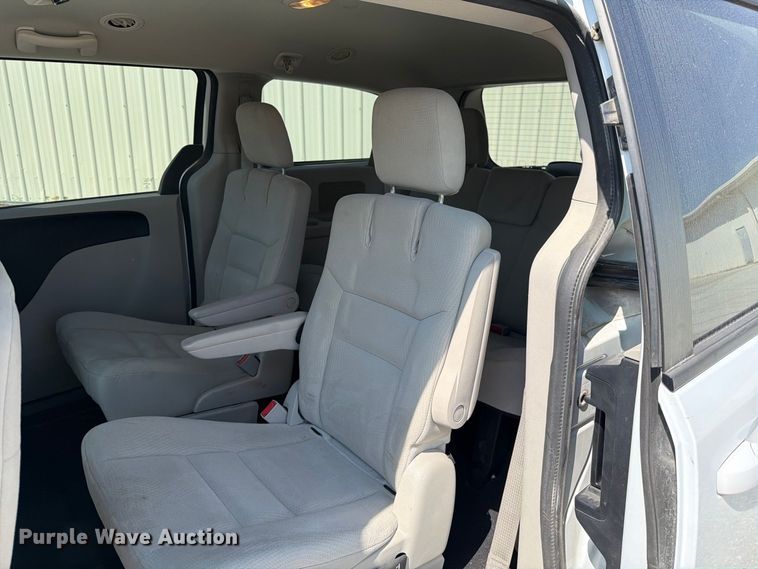 image for item DZ4736 2015 Dodge Grand Caravan van