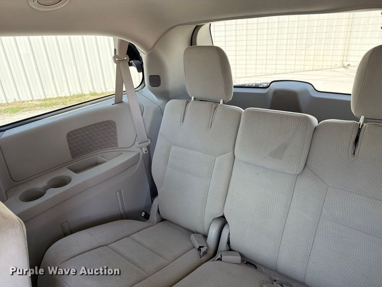 image for item DZ4736 2015 Dodge Grand Caravan van