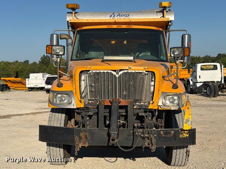 image for item DZ4742 2007 International 7400 dump truck