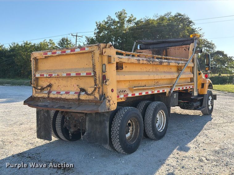 image for item DZ4742 2007 International 7400 dump truck